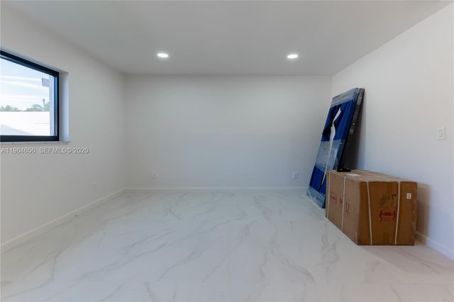 2415 NE 35th Drive, Fort Lauderdale, FL 33308