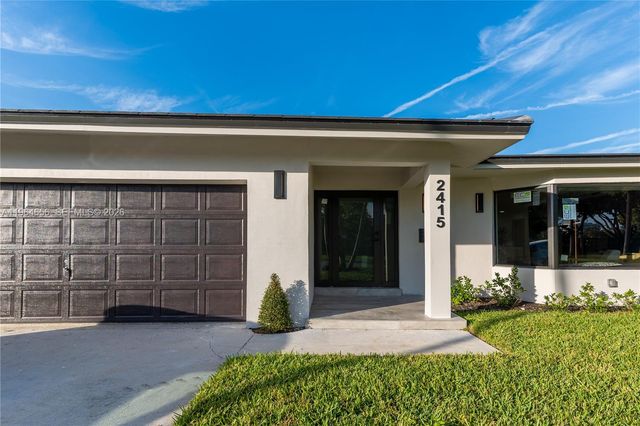 2415 NE 35th Drive, Fort Lauderdale, FL 33308