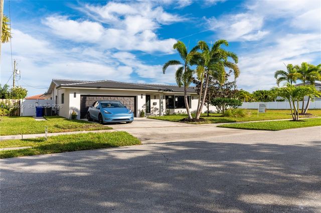 2415 NE 35th Drive, Fort Lauderdale, FL 33308