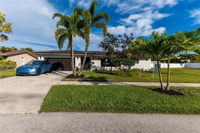 2415 NE 35th Drive, Fort Lauderdale, FL 33308