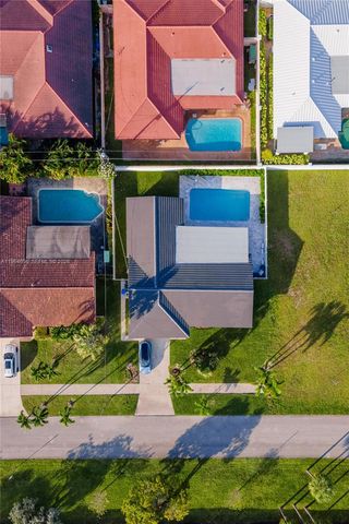 2415 NE 35th Drive, Fort Lauderdale, FL 33308
