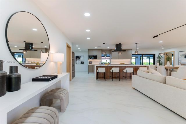 2415 NE 35th Drive, Fort Lauderdale, FL 33308
