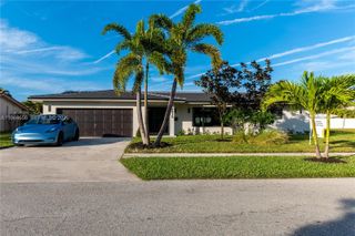2415 NE 35th Drive, Fort Lauderdale, FL 33308