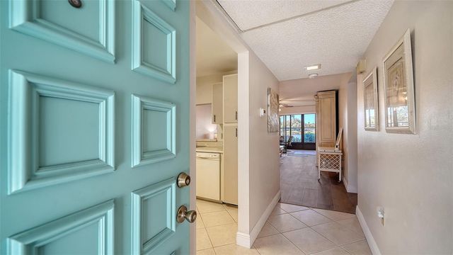 214 LAKEWOOD DRIVE 214, Bradenton, FL 34210