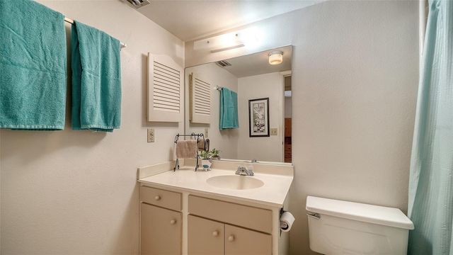 214 LAKEWOOD DRIVE 214, Bradenton, FL 34210