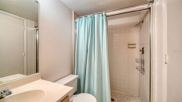 214 LAKEWOOD DRIVE 214, Bradenton, FL 34210