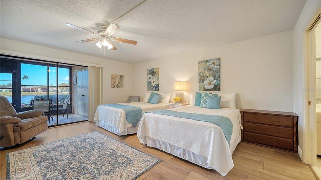 214 LAKEWOOD DRIVE 214, Bradenton, FL 34210