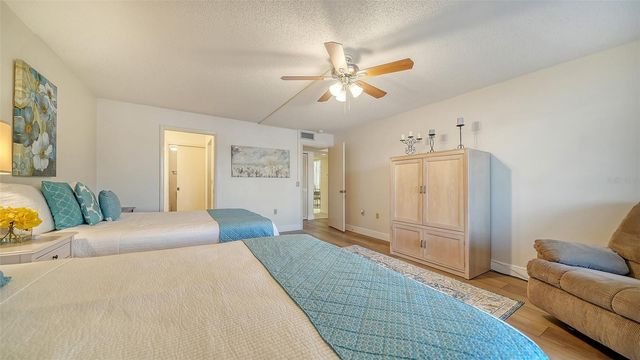 214 LAKEWOOD DRIVE 214, Bradenton, FL 34210