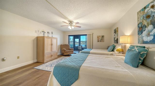 214 LAKEWOOD DRIVE 214, Bradenton, FL 34210