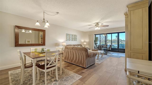 214 LAKEWOOD DRIVE 214, Bradenton, FL 34210