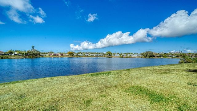 214 LAKEWOOD DRIVE 214, Bradenton, FL 34210