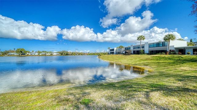 214 LAKEWOOD DRIVE 214, Bradenton, FL 34210