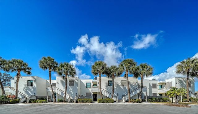 214 LAKEWOOD DRIVE 214, Bradenton, FL 34210