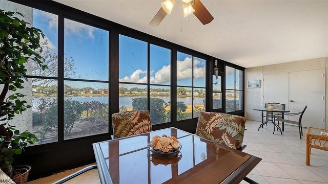 214 LAKEWOOD DRIVE 214, Bradenton, FL 34210