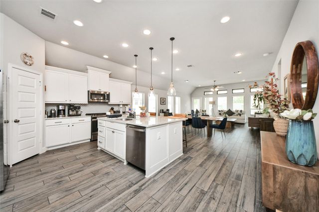 2206 Forest Trace Lane, Manvel, TX 77578