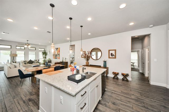 2206 Forest Trace Lane, Manvel, TX 77578