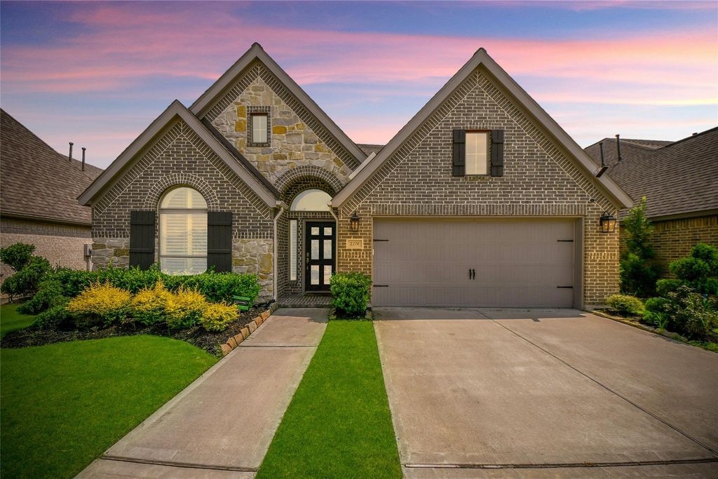 2206 Forest Trace Lane, Manvel, TX 77578