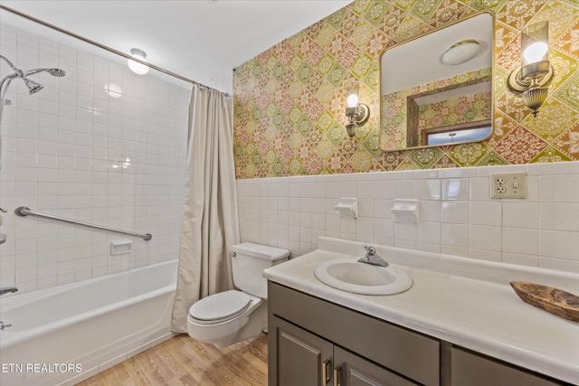 201 Highland Circle, Lenoir City, TN 37772