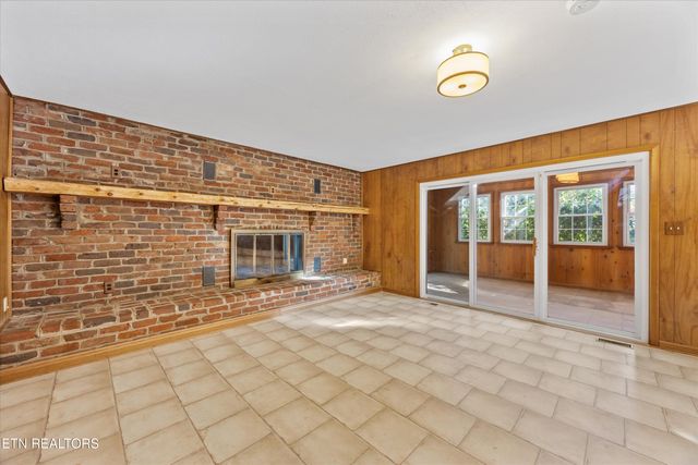 201 Highland Circle, Lenoir City, TN 37772