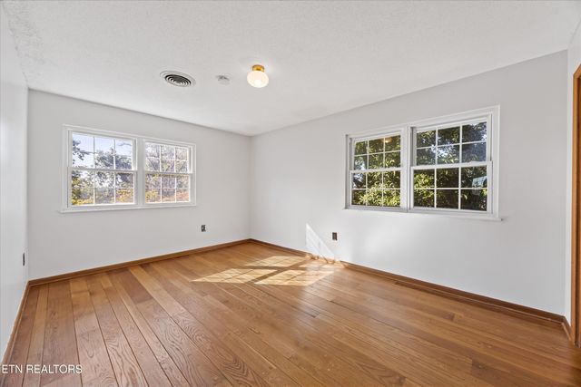201 Highland Circle, Lenoir City, TN 37772