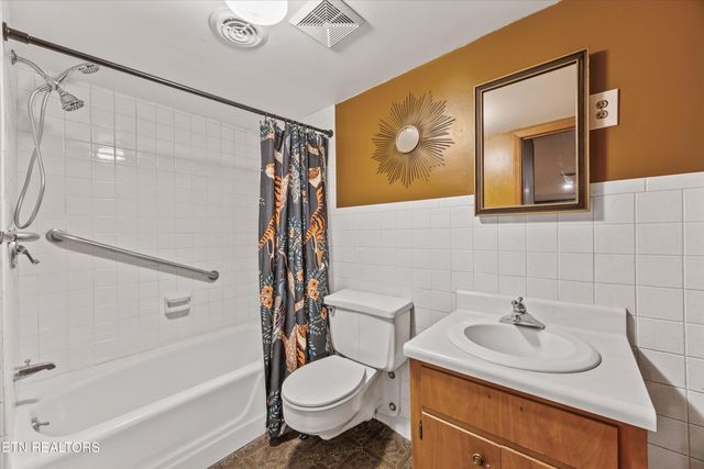 201 Highland Circle, Lenoir City, TN 37772