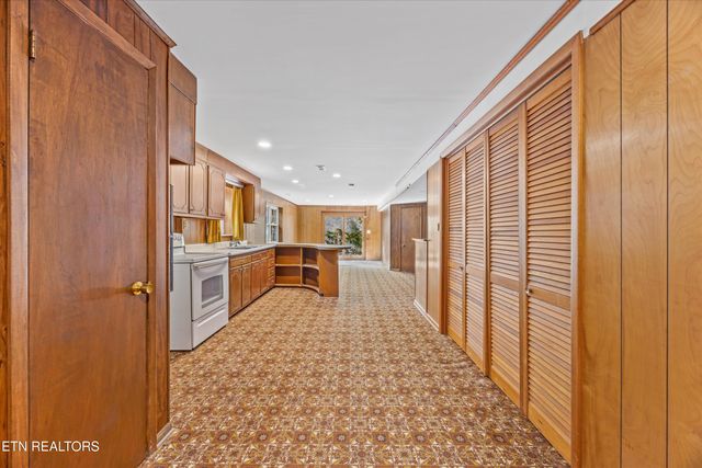201 Highland Circle, Lenoir City, TN 37772