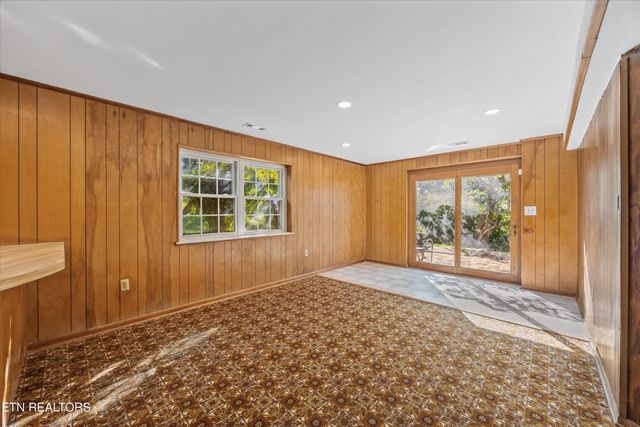 201 Highland Circle, Lenoir City, TN 37772