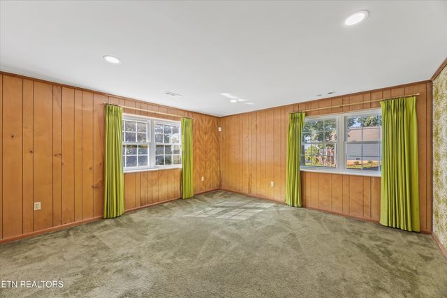 201 Highland Circle, Lenoir City, TN 37772