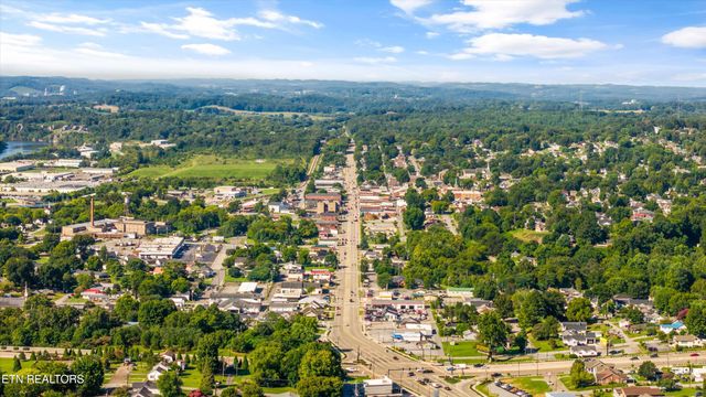 201 Highland Circle, Lenoir City, TN 37772