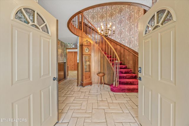 201 Highland Circle, Lenoir City, TN 37772