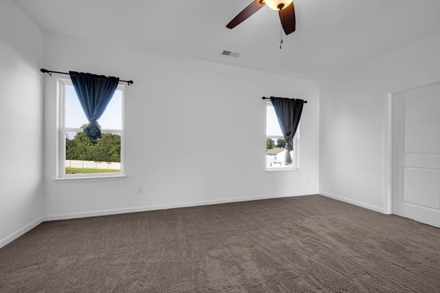 113 Sunny Way, Burns, TN 37029