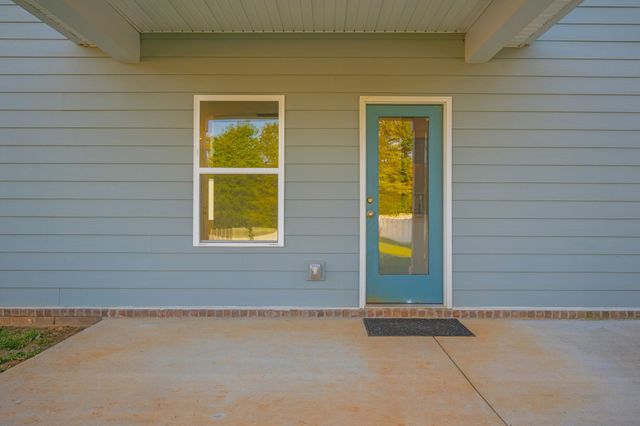 113 Sunny Way, Burns, TN 37029