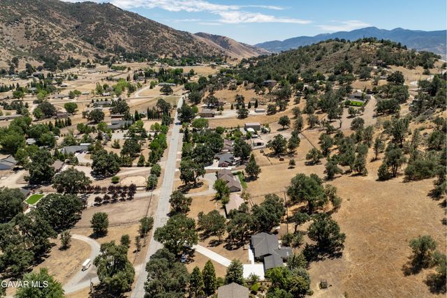 26780 Columbia Way, Tehachapi, CA 93561