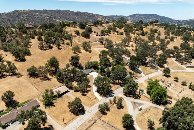 26780 Columbia Way, Tehachapi, CA 93561