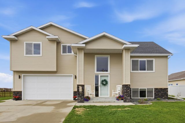 1102 6th Avenue NE, Dilworth, MN 56529