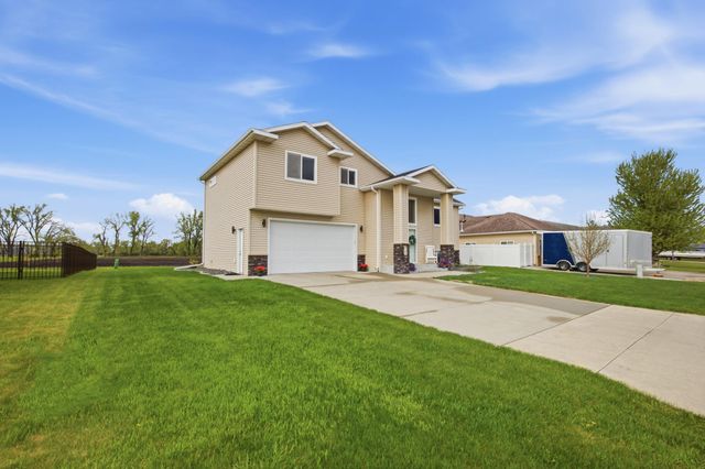 1102 6th Avenue NE, Dilworth, MN 56529