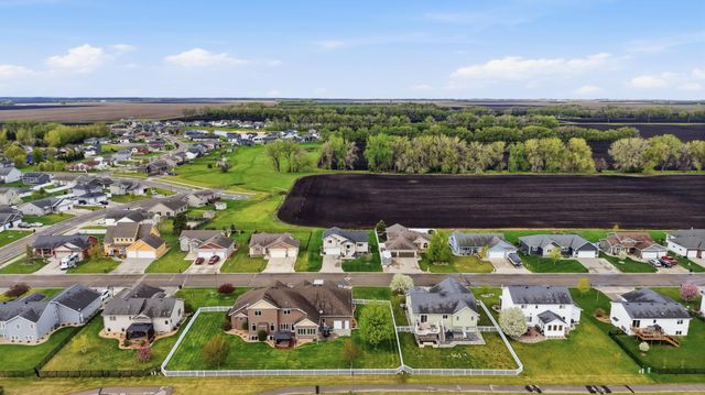 1102 6th Avenue NE, Dilworth, MN 56529