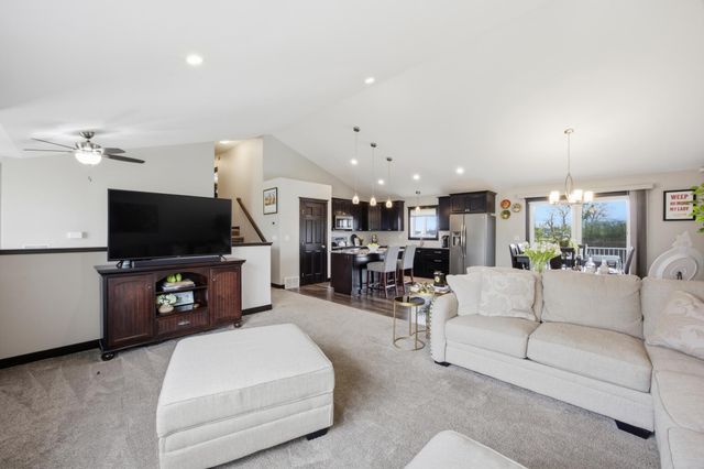 1102 6th Avenue NE, Dilworth, MN 56529