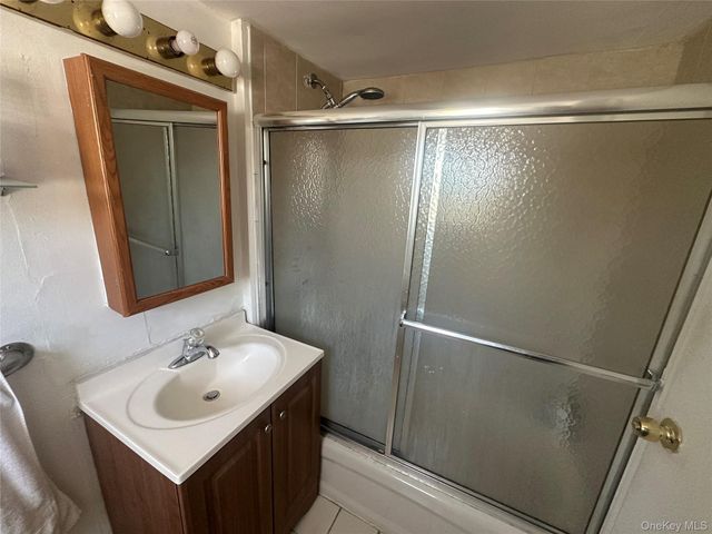 6 Florence Avenue, Syosset, NY 11791