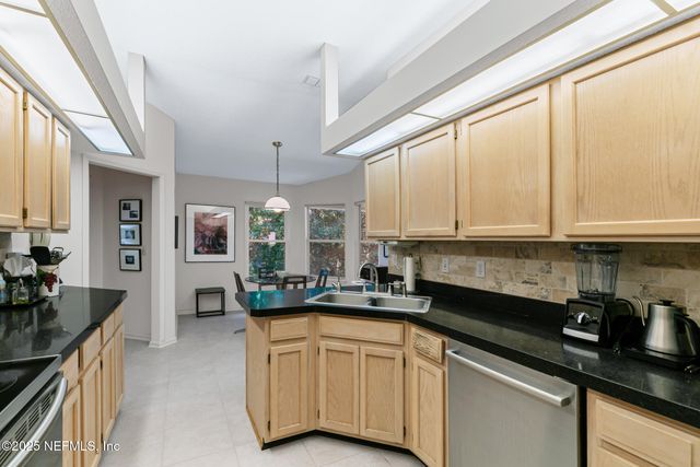 12241 MARBON ESTATES Lane E, Jacksonville, FL 32223
