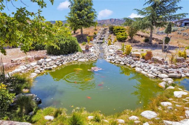 5295 Snow Line Drive, Phelan, CA 92371