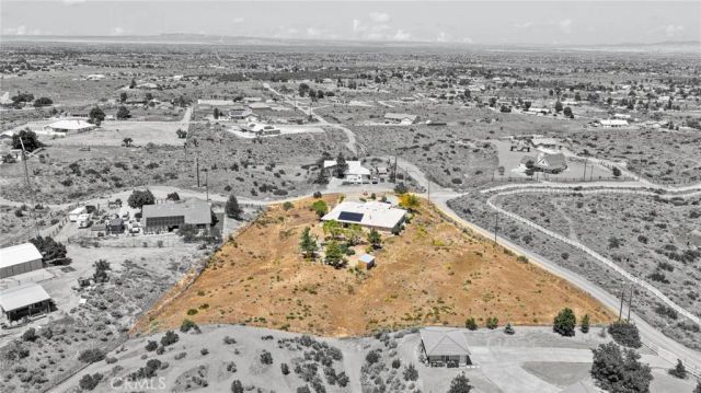 5295 Snow Line Drive, Phelan, CA 92371