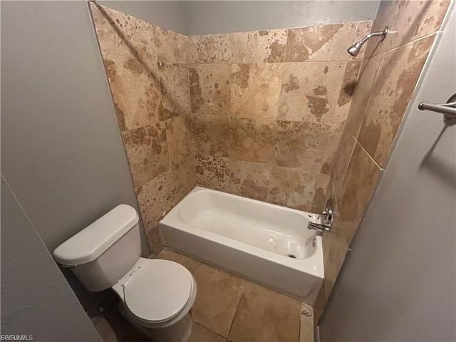 3704 Broadway 316, Fort Myers, FL 33901