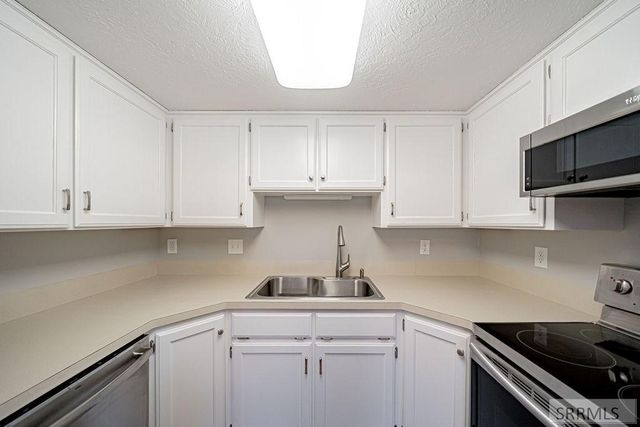 1343 N Skyline Drive, Idaho Falls, ID 83402