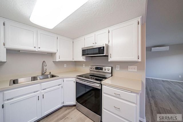 1343 N Skyline Drive, Idaho Falls, ID 83402