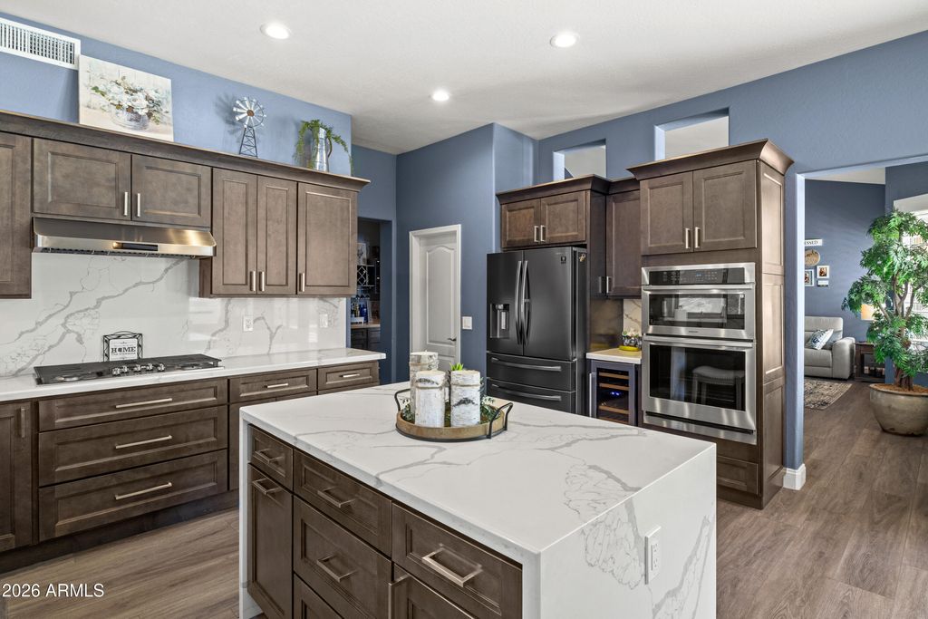 Image 13 of property listing at 665 W GOLDFINCH Way, Chandler, AZ 85286