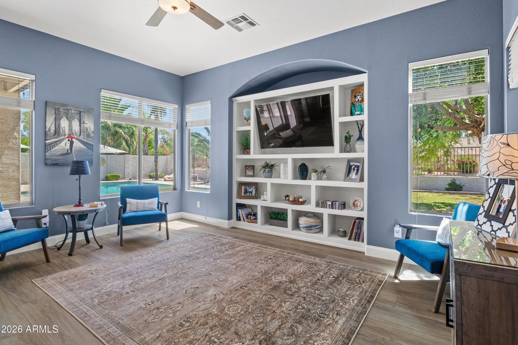 Image 15 of property listing at 665 W GOLDFINCH Way, Chandler, AZ 85286