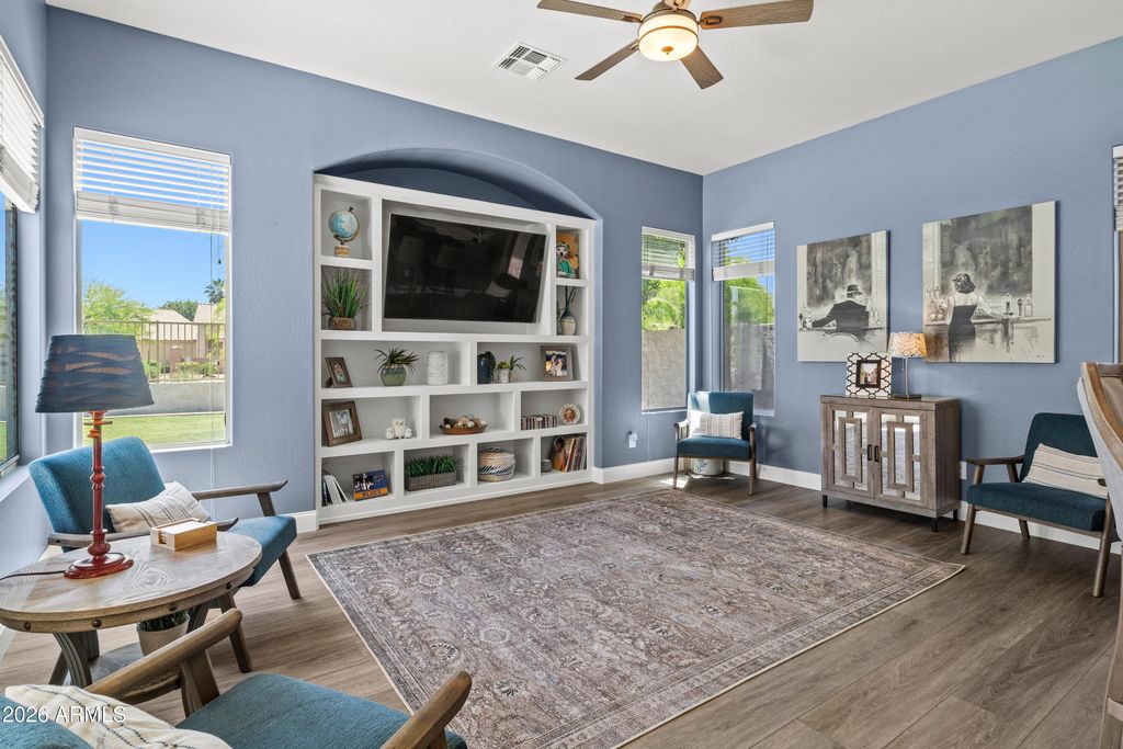 Image 17 of property listing at 665 W GOLDFINCH Way, Chandler, AZ 85286