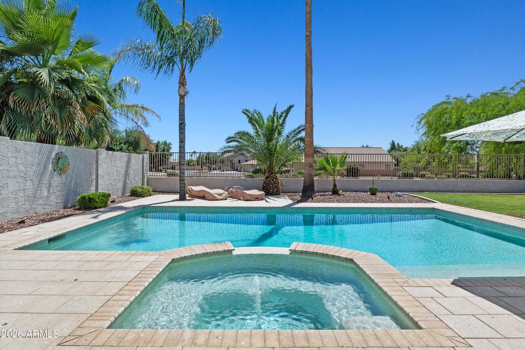 Image 33 of property listing at 665 W GOLDFINCH Way, Chandler, AZ 85286