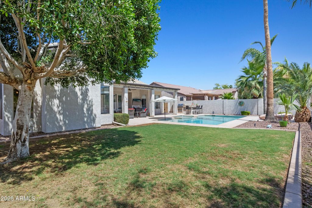 Image 34 of property listing at 665 W GOLDFINCH Way, Chandler, AZ 85286